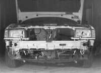Передняя часть автомобиля Audi 80