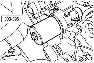 Установка новых сальников с помощью специального приспособления Ford 303-395