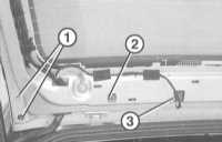 13.1.44 Снятие и установка заднего спойлера