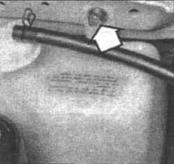 5.8 Расширительный бачок системы охлаждения - снятие и установка