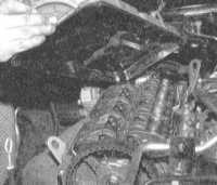  Снятие и установка крышки головки цилиндров Mitsubishi Galant