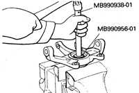 Поворотный кулак Mitsubishi Pajero
