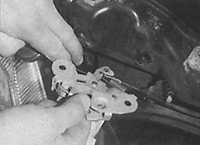  Замок капота Peugeot 406
