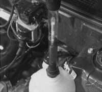  Проверка уровня охлаждающей жидкости Renault 19