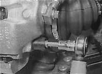 Замена передних тормозных колодок Volkswagen Passat B5